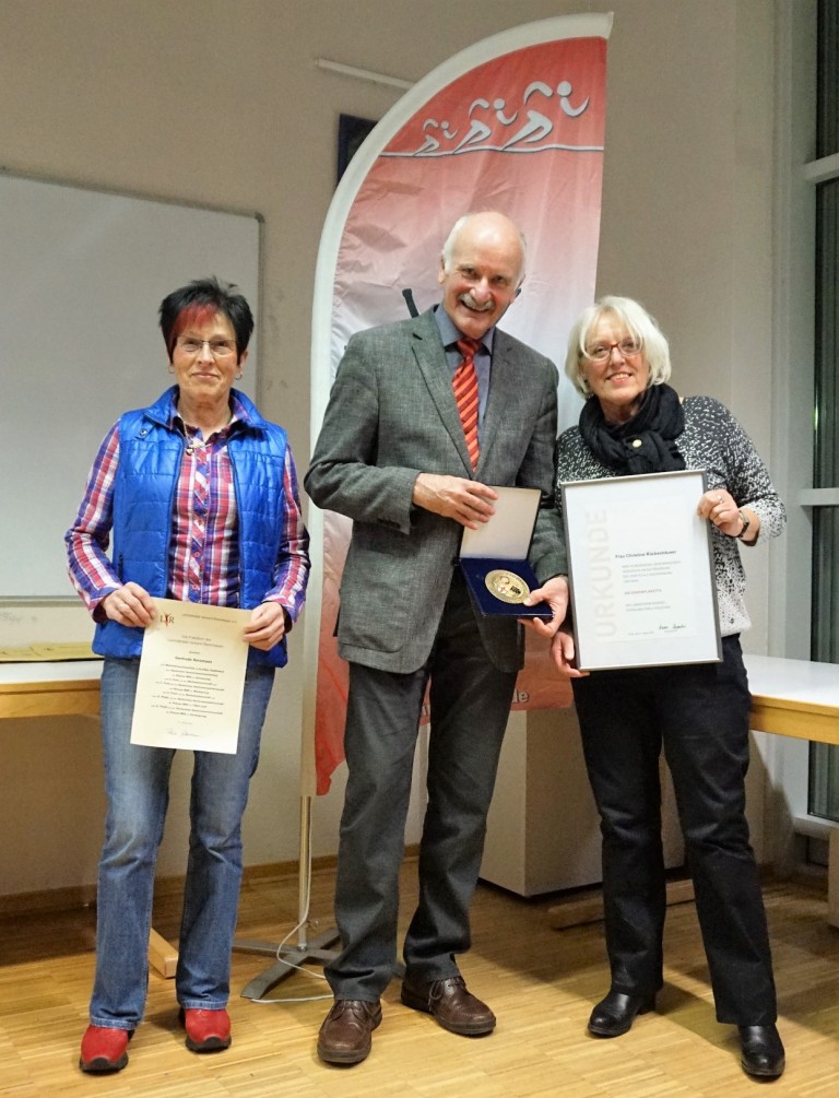 Trudel Reismann und Christine Rückeshäuser von Sportverbänden ausgezeichnet