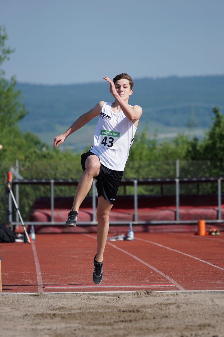 2 Titel – 4 Bestleistungen: TSG-Leichtathleten erfolgreich bei LVR-Meisterschaft