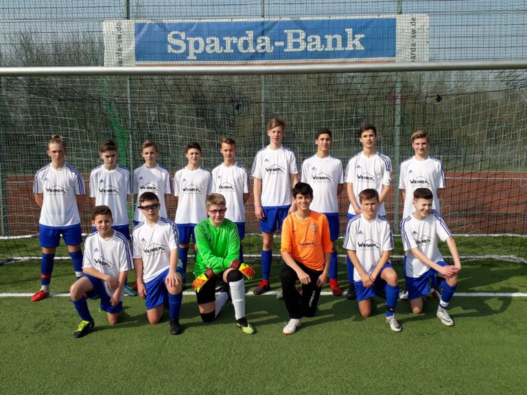 Start mit neuen Trikots und neuem Sponsor