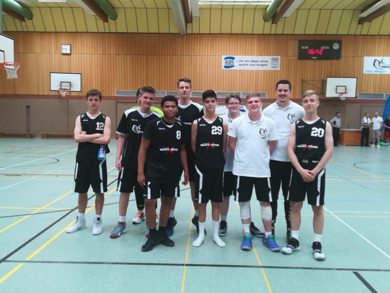 Die HURRICANES sagen vielen „Dunk“
