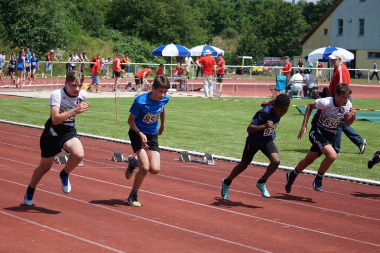 Vier Meistertitel und viele Bestleistungen für Heidesheimer Leichtathleten
