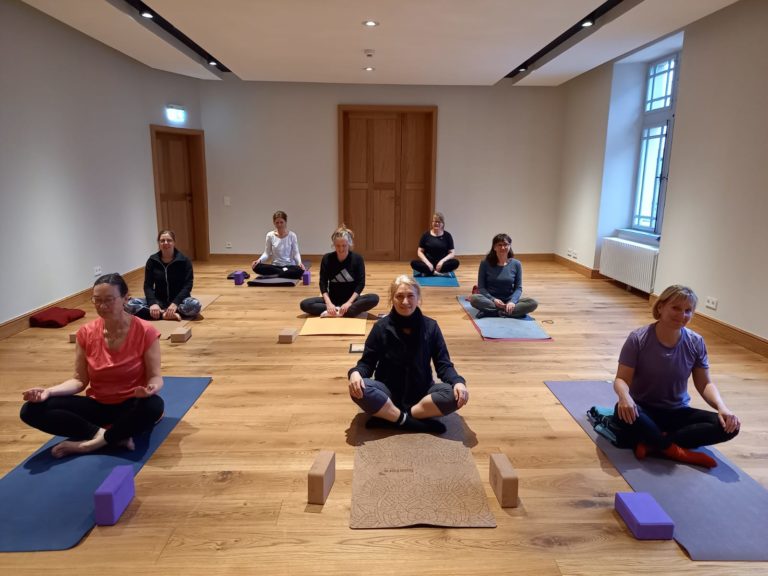 Neue Präventionskurse „Yoga Atmen & Fließen“